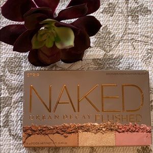 Bronzer/highlighter/blush